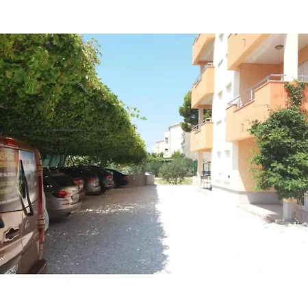 1 Bedroom Beautiful Apartment In Duce *