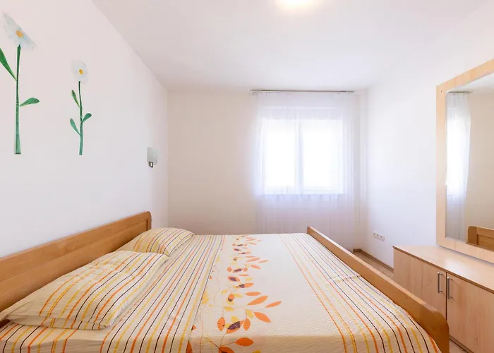 Apartment Lovely In With Wifi Duce