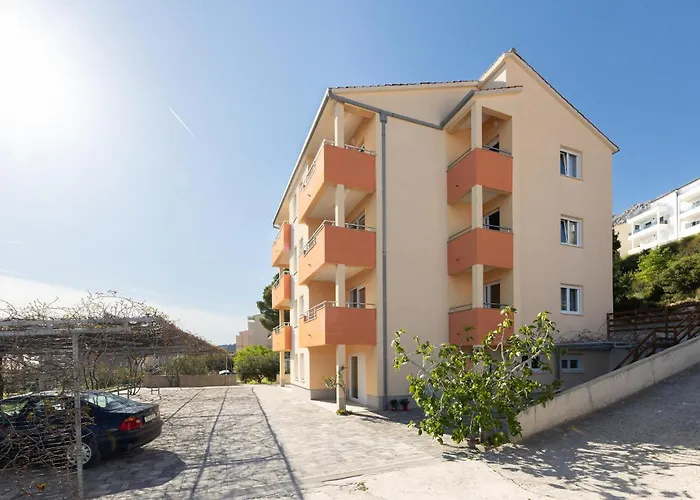 Apartment Lovely In With Wifi Duce
